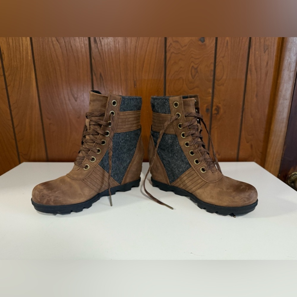 Sorel Lexie Boots Women's 9 Brown Gray Leather Hidden Wedge Lace Up Lug Booties